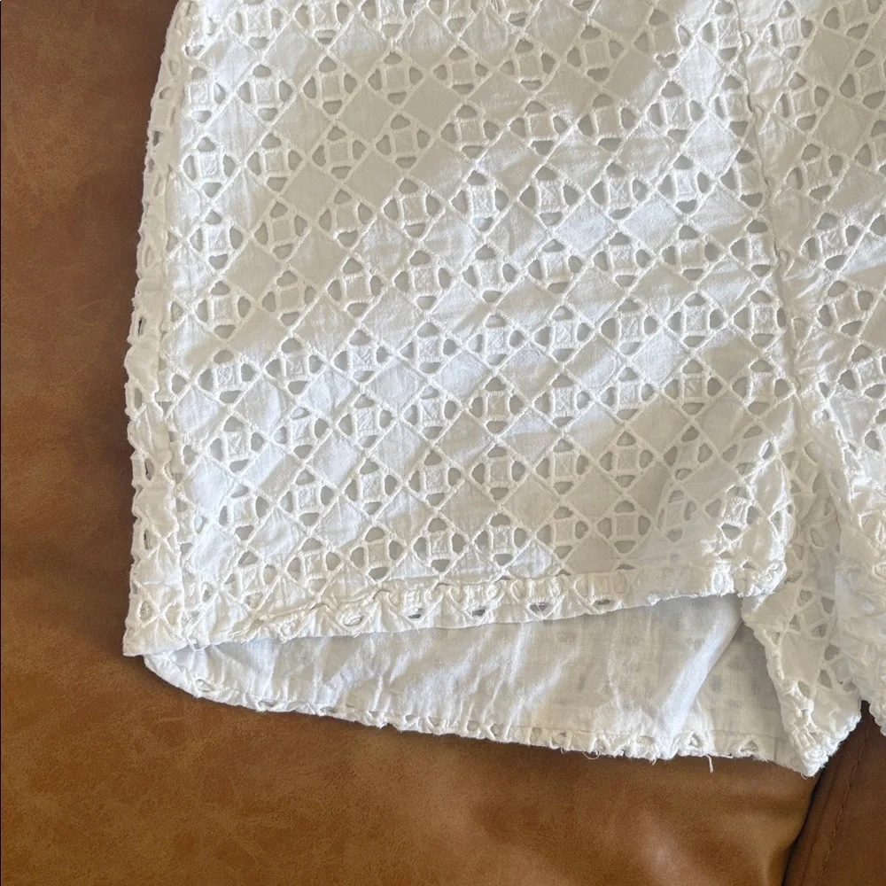 Saks Fifth Avenue White Lace Women Shorts - 100% Cotton - Size 2 - Picture 4 of 6